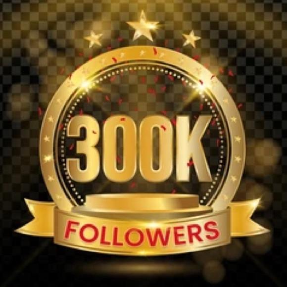 Welcome to my closet! I am PosherJennifer & Host of 222 Paranormal Podcast - Picture 2 of 11